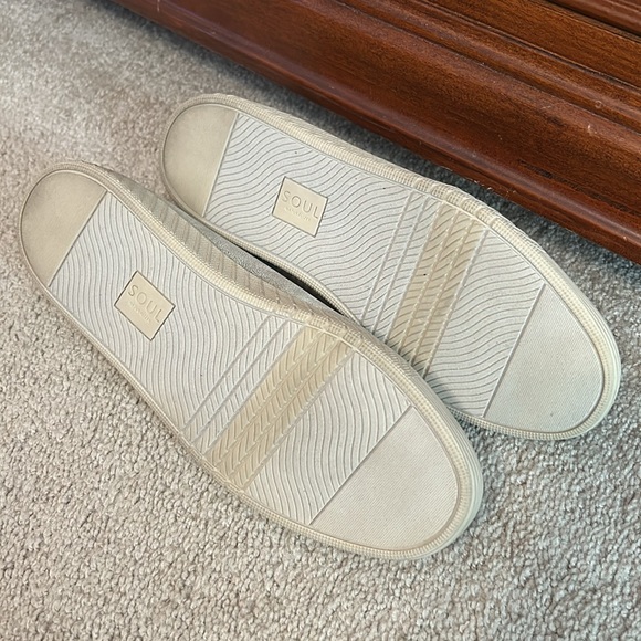 SOUL Naturalizer Shoes, Size 10 - Picture 2 of 3